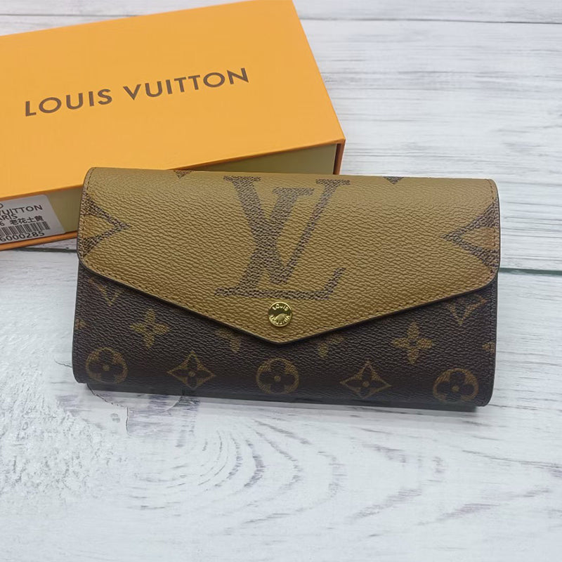 B1X43E93 Popular  leather wallets