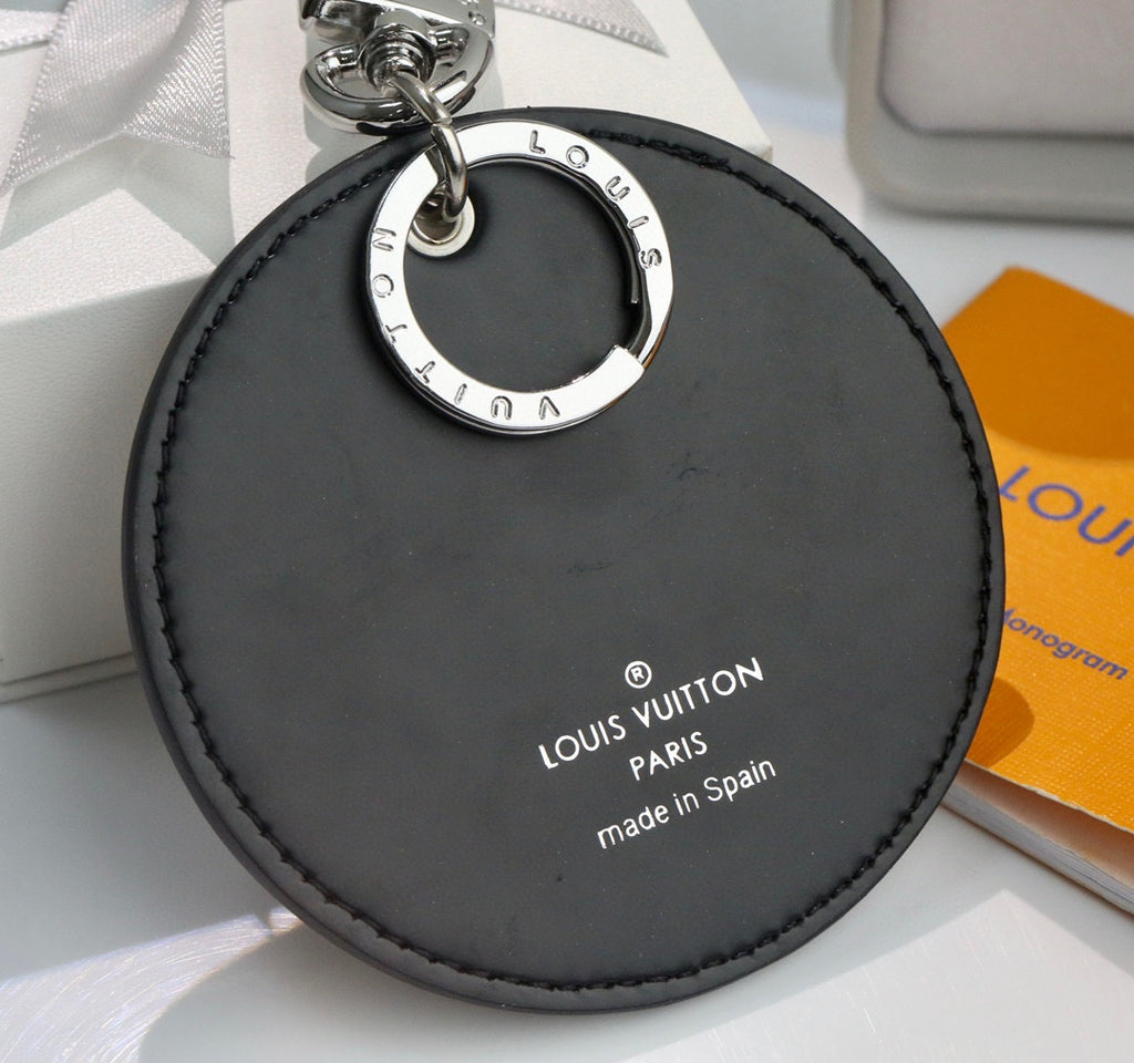 A1Z105E90 Popular bag 's charms accessories