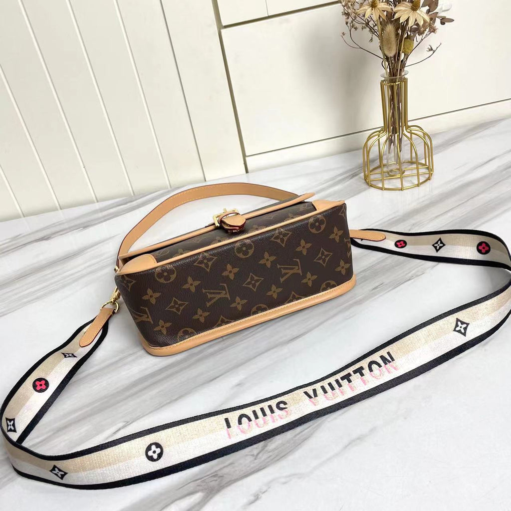 B12X73E28 Popular leather bag 