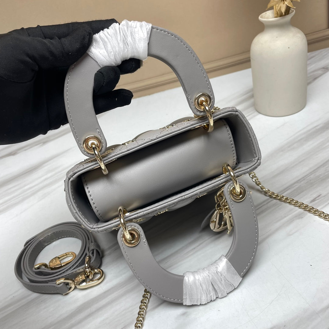 B1R15D139 Popular leather bag