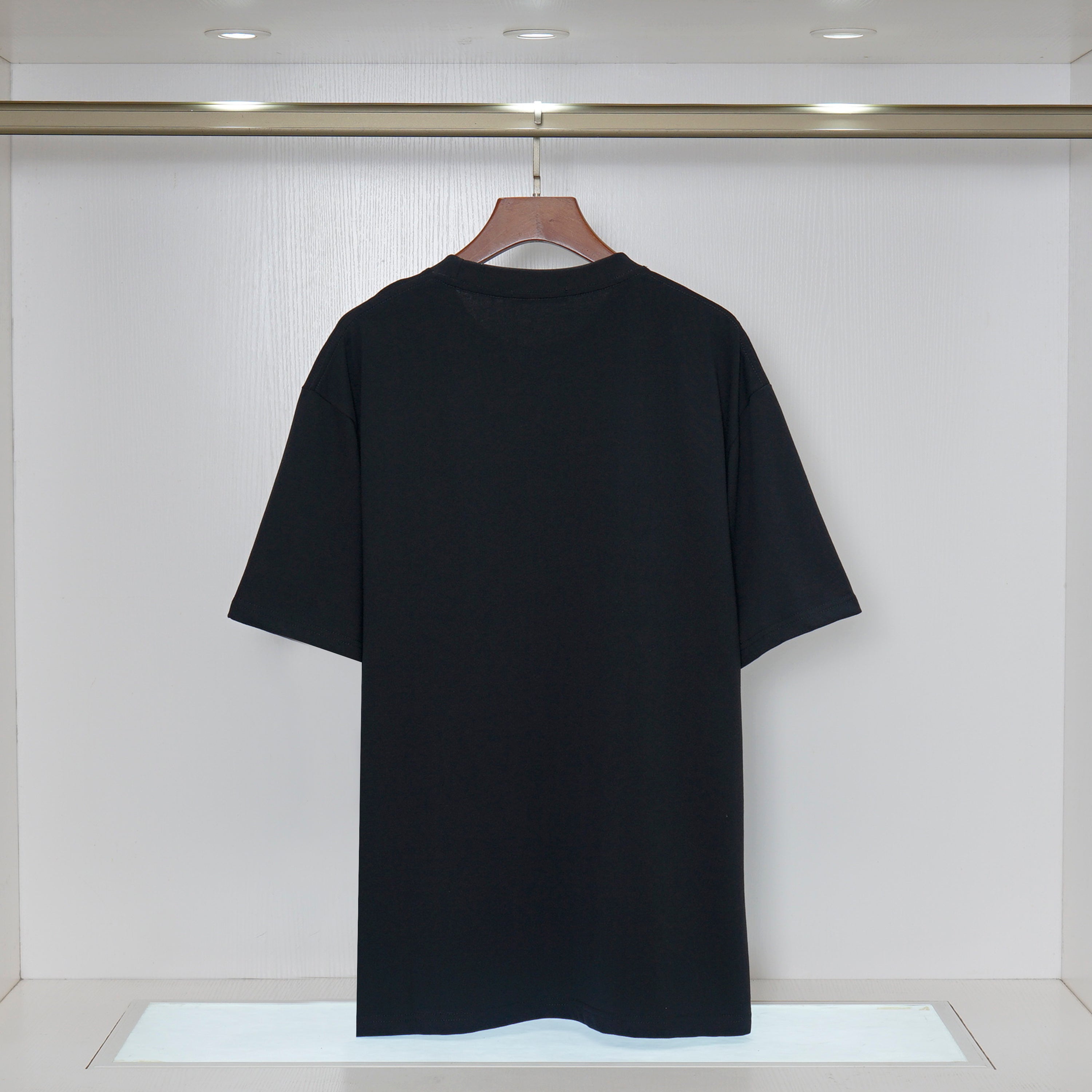 U1R86A10 Popular T-shirts