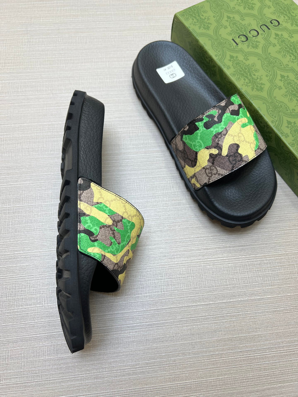 Z5X76B4 Popular slippers