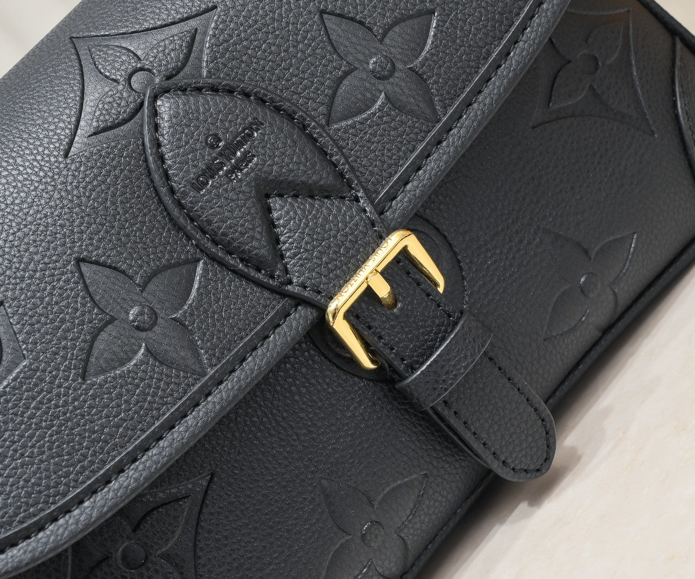 B1P36E40 Popular leather bag