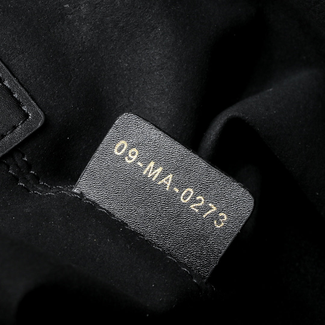 B1N66D2 Popular leather bag