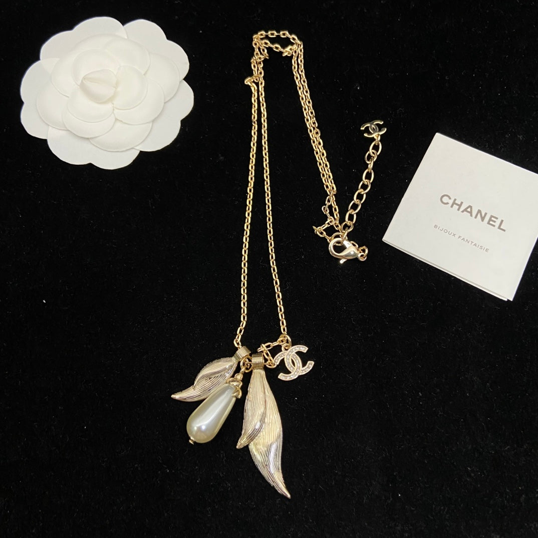 X1Q85C240X Popular Necklace