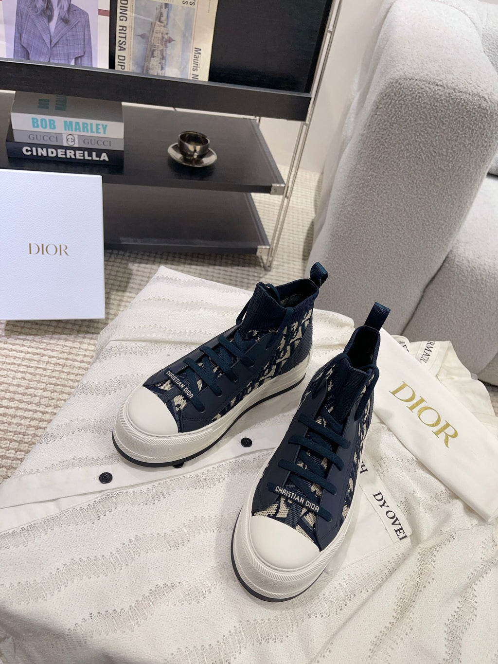Z2Q105D427 Popular high-quality Shoes