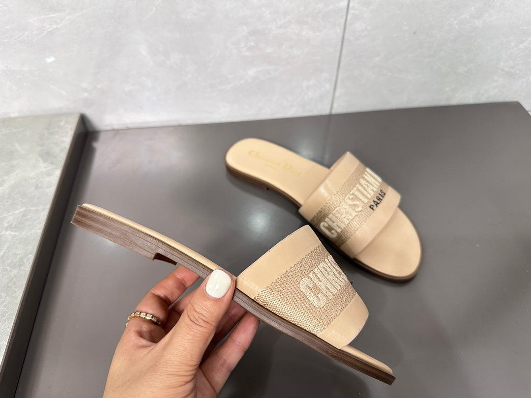 Z1ZD32 Popular slippers