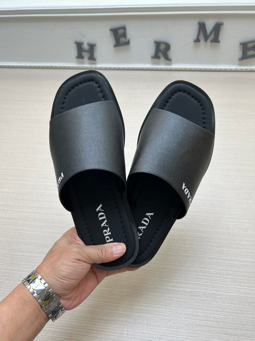 Z5ZPD72  Popular slippers
