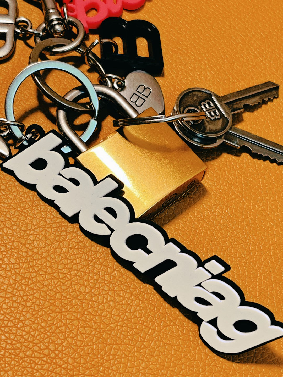 A1Z84J62  Popular Keychains