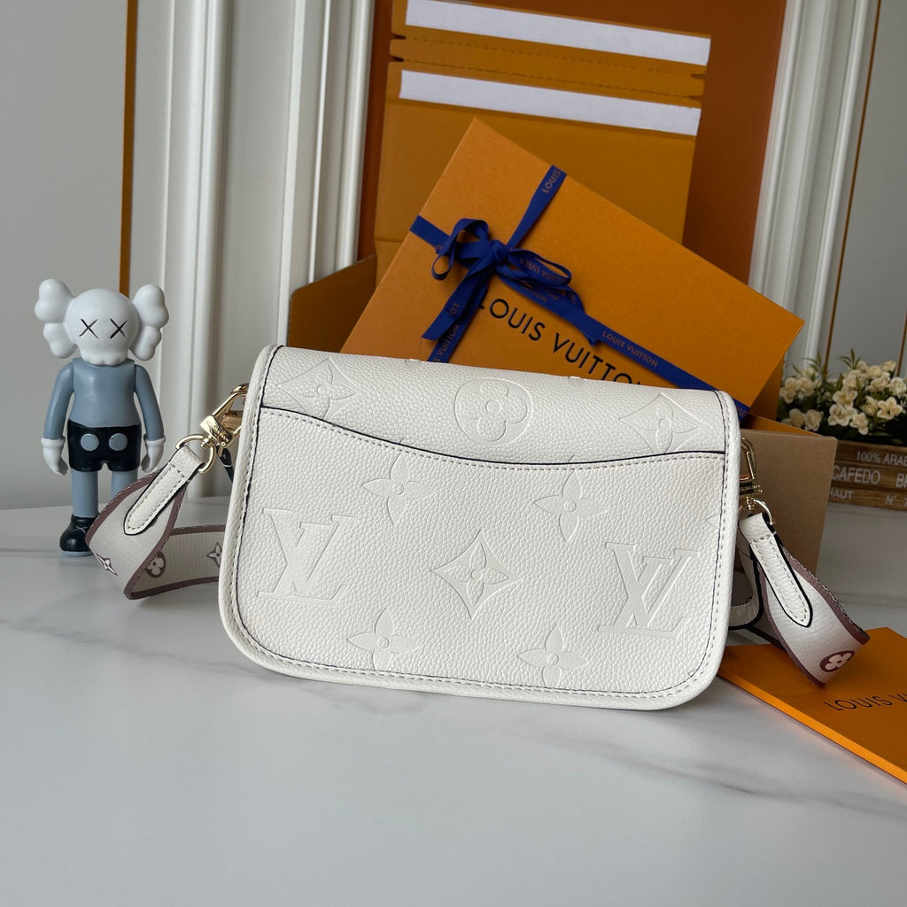 B1P36E38 Popular leather bag