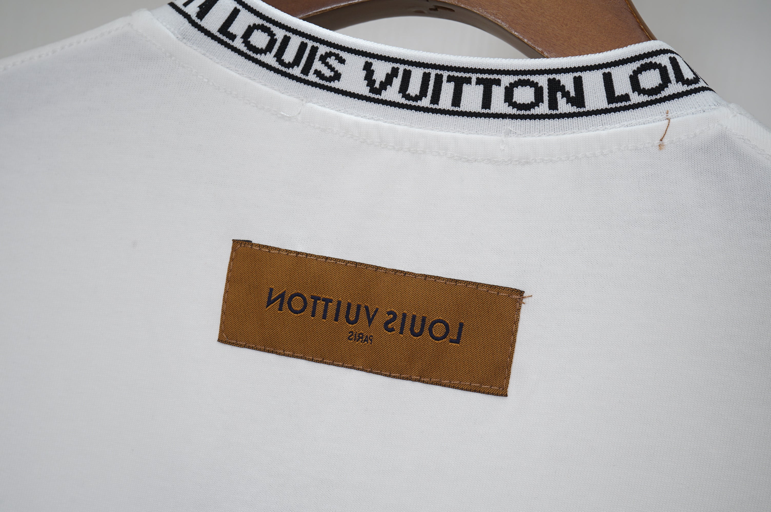 U1R76E21 Popular T-shirts