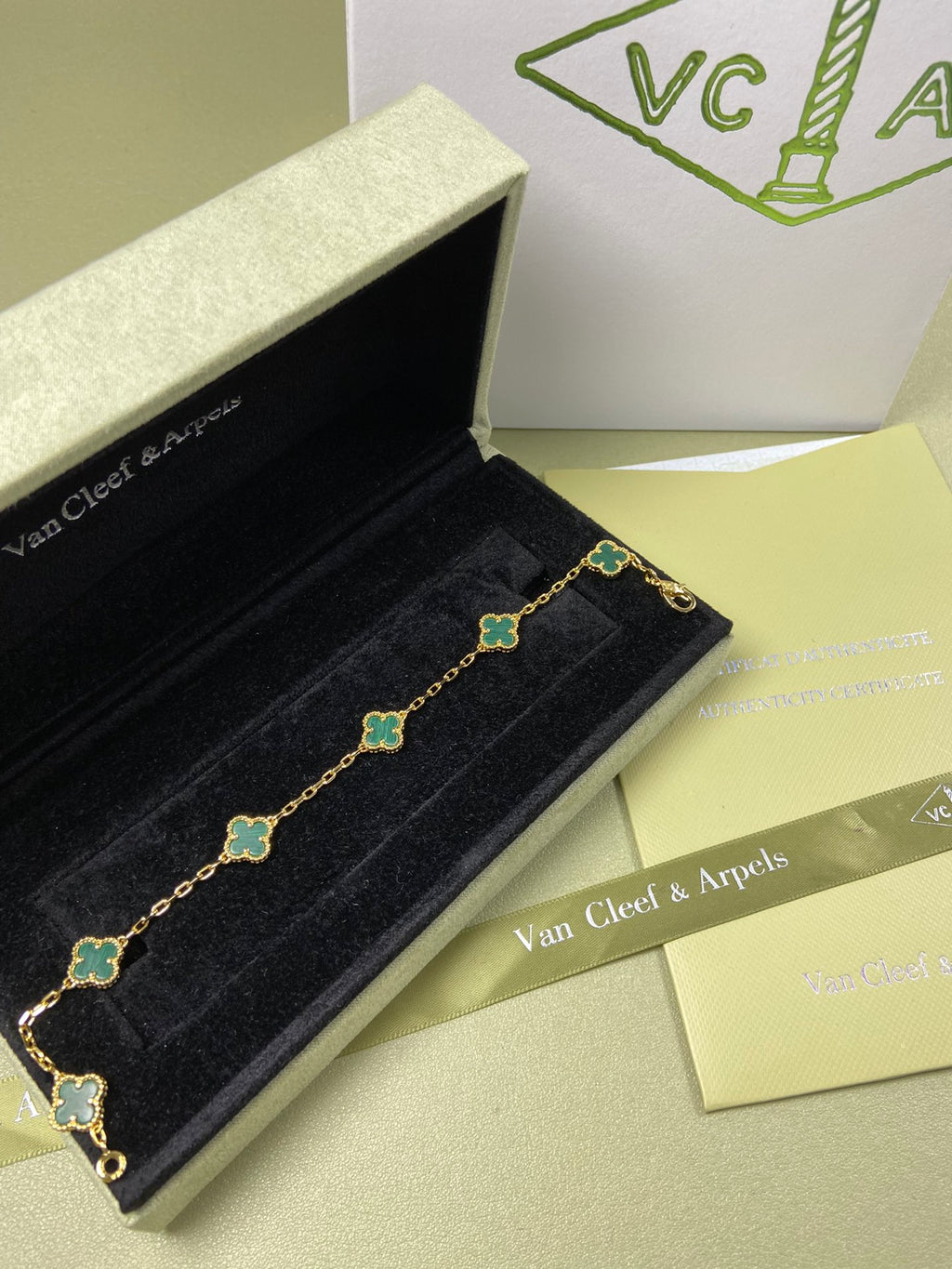 X5X94VA183K  Popular bracelets 6 flowers mini size 0.9cm flower