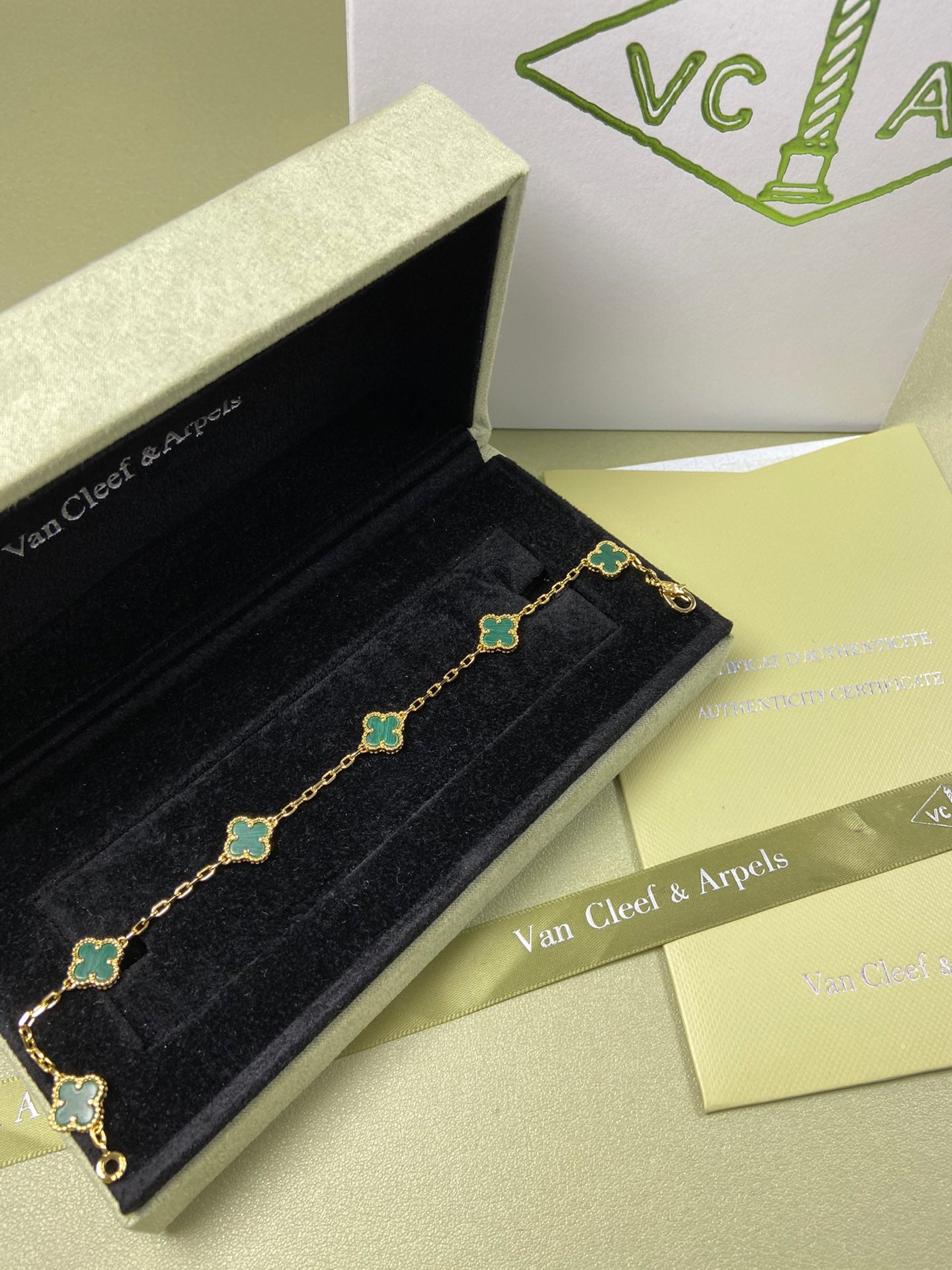 X5X94VA183K  Popular bracelets 6 flowers mini size 0.9cm flower