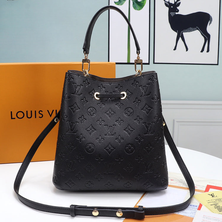 B1P11E81 Popular  leather bag 