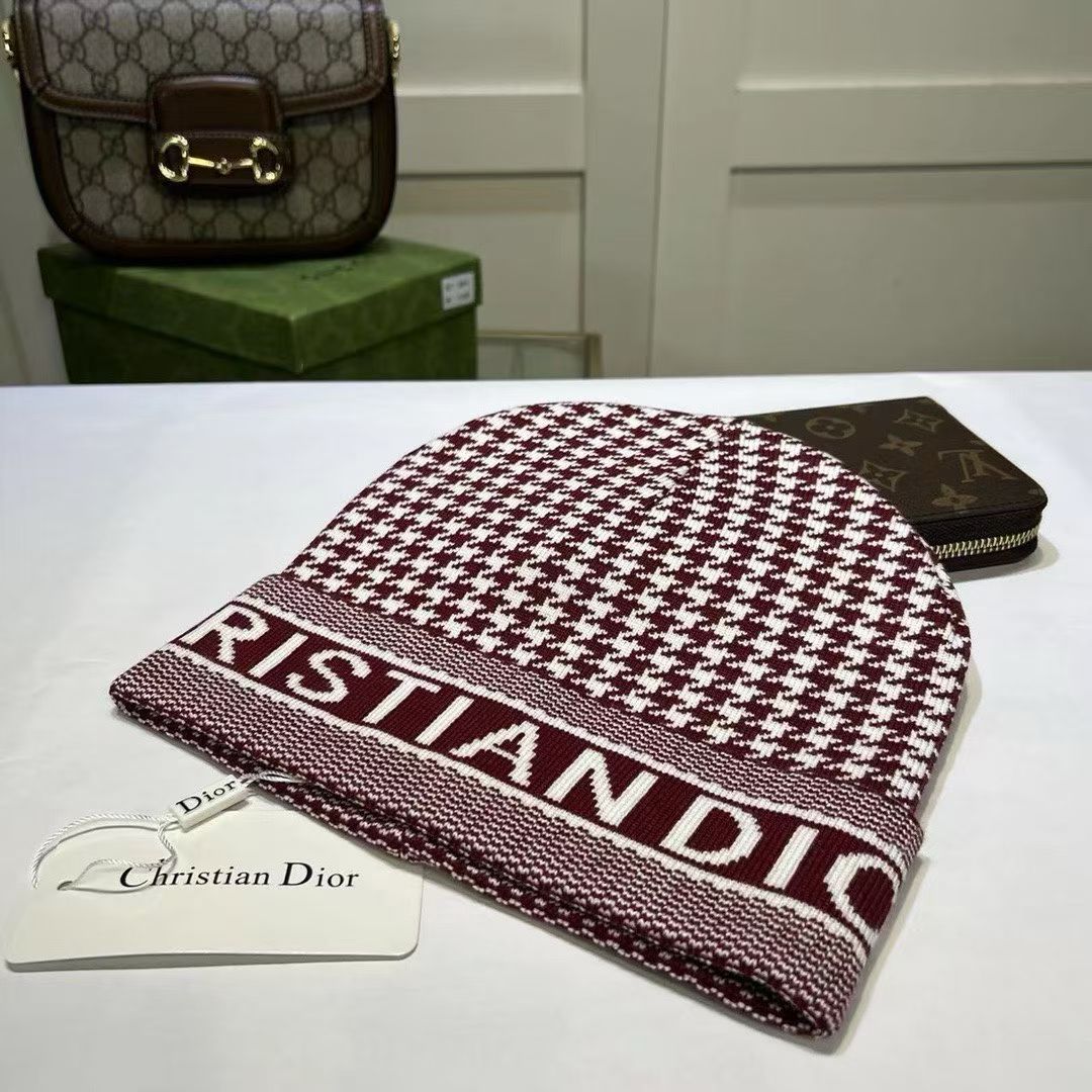 M1R86D57 Popular hats