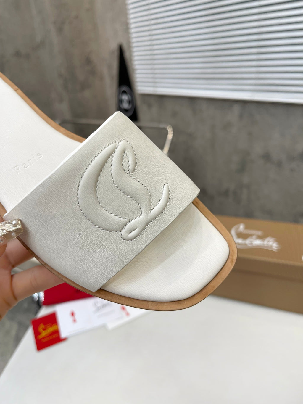 Z2XA32 Popular leather Slippers