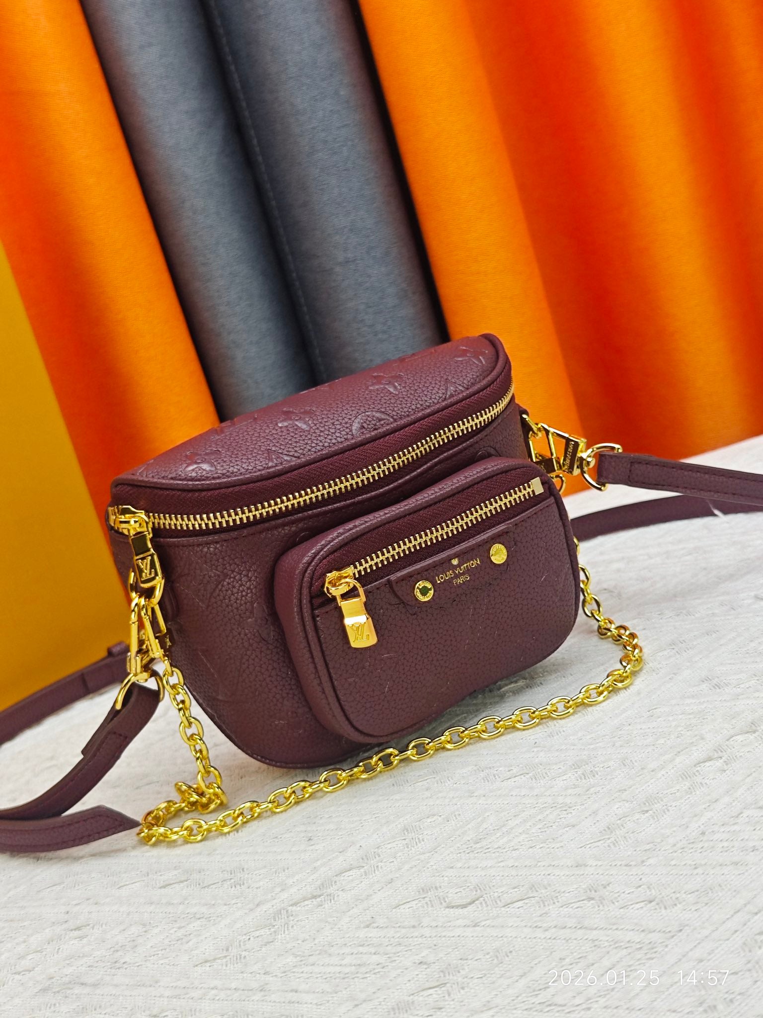 B1P46E75 Popular leather bag