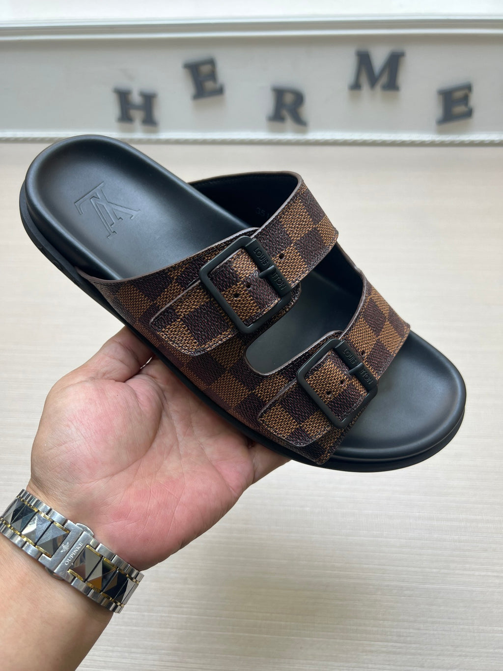 Z5ZE60 Popular slippers