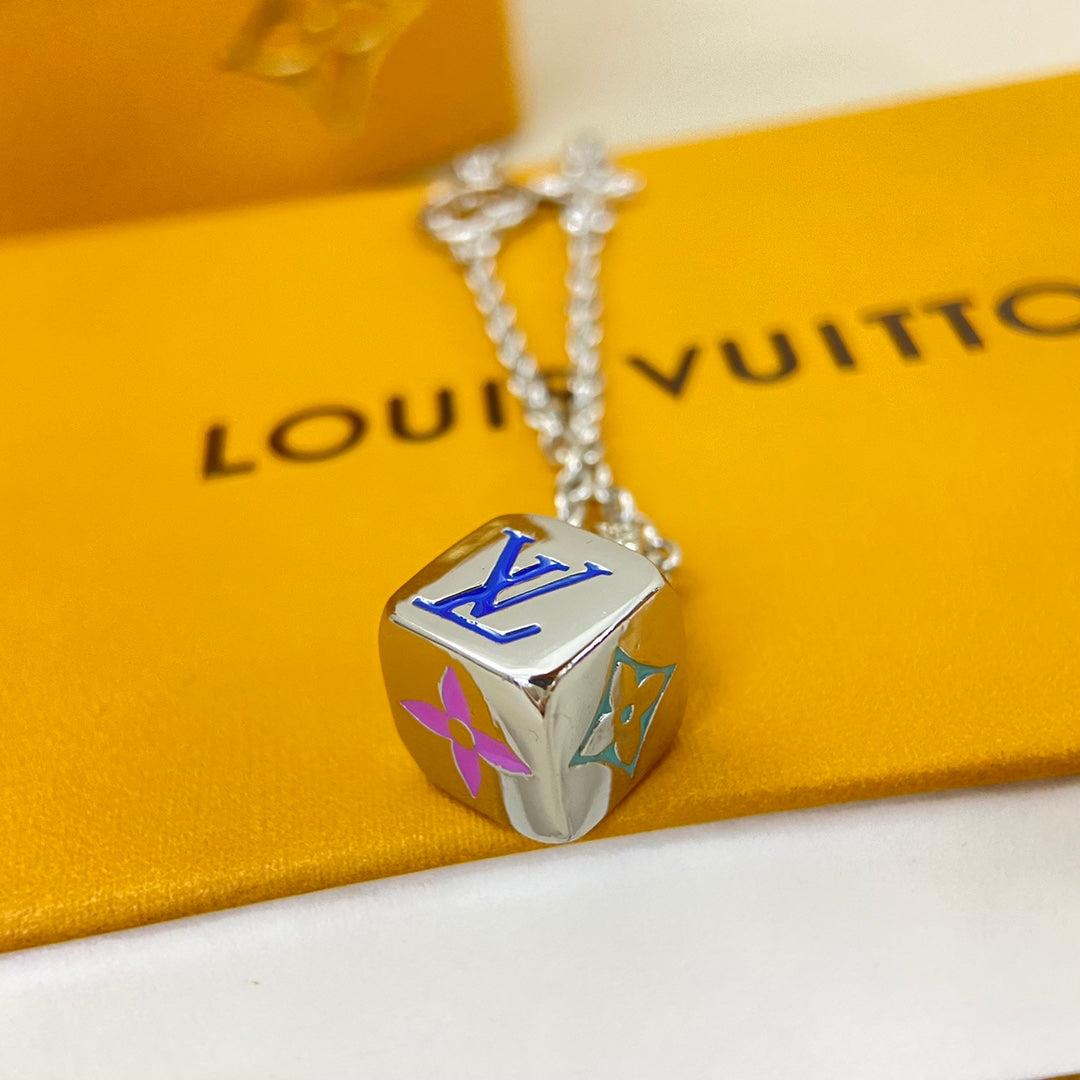 X1Q85E214X Popular Necklace