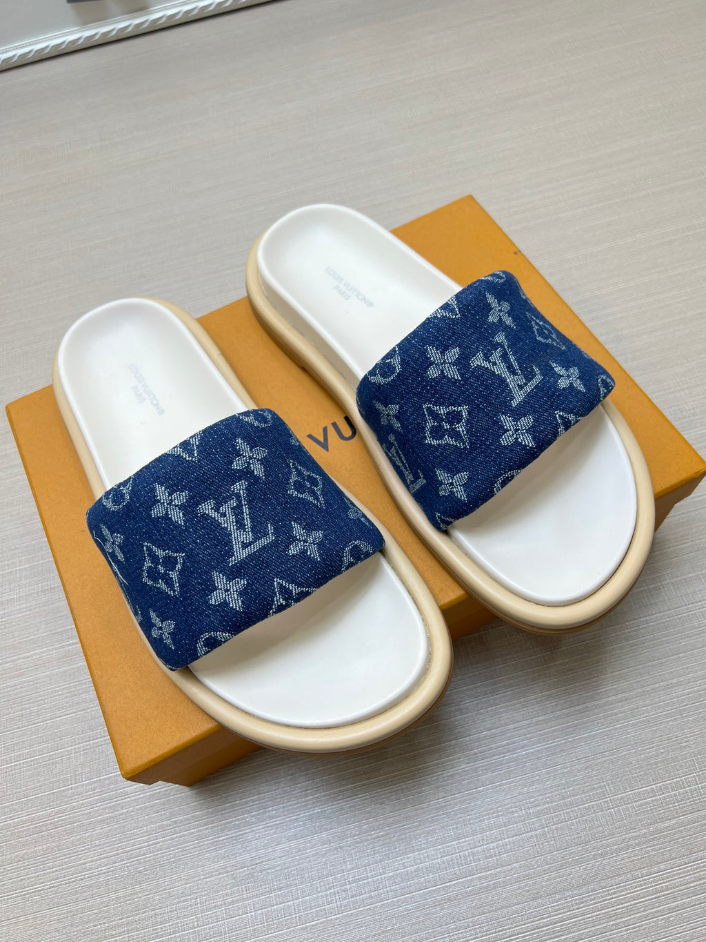 Z5Z35E302 Popular Slippers