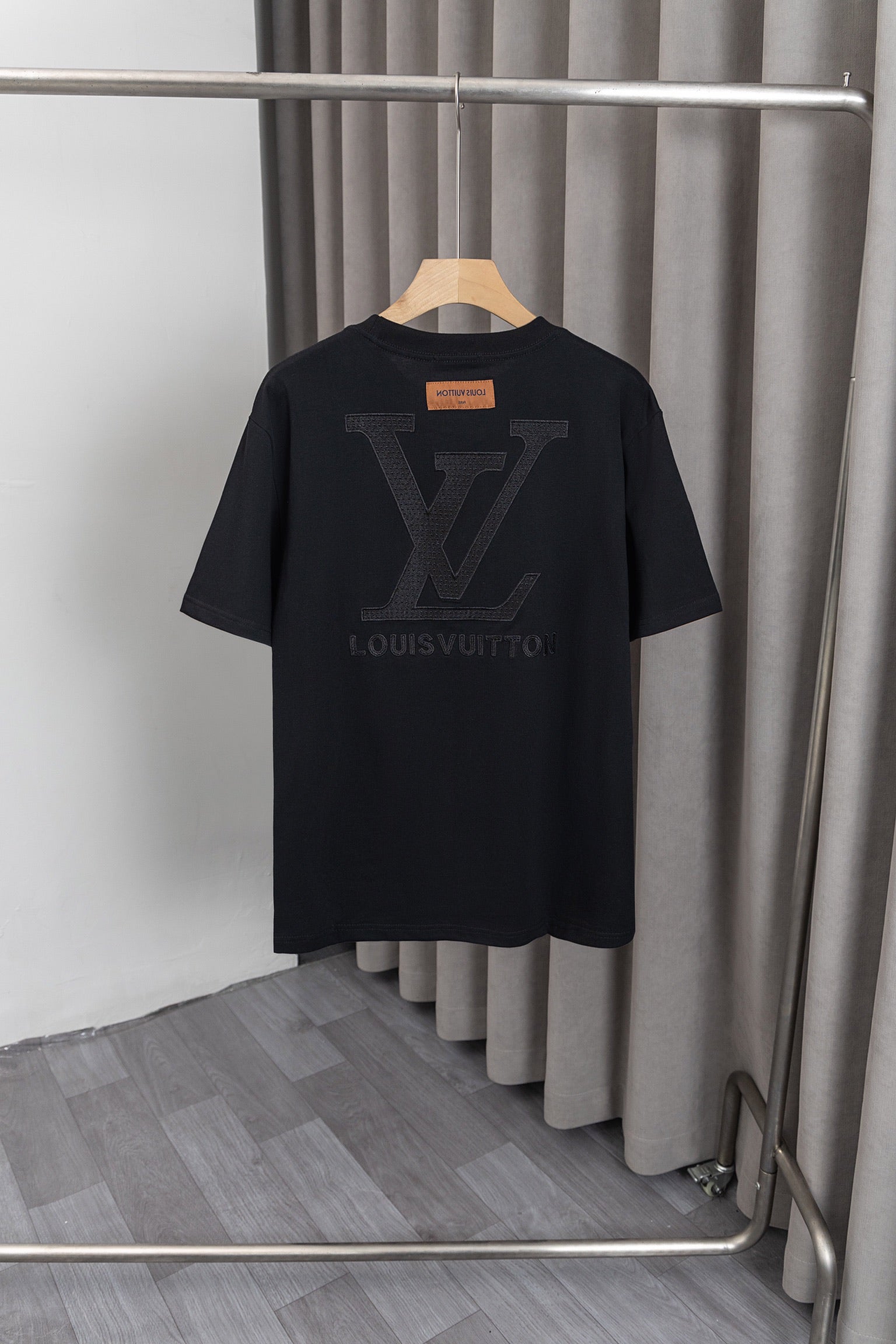 U1W25E3  Popular T-shirts