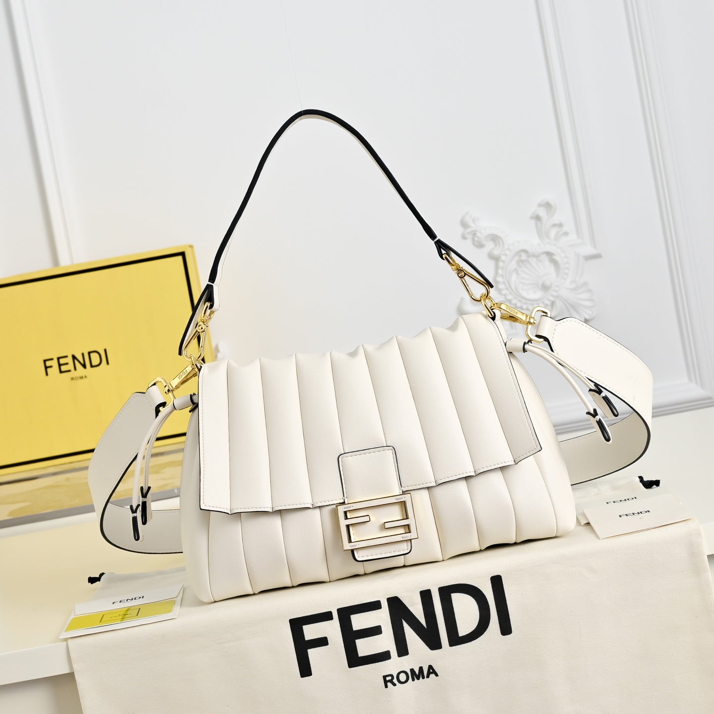 B1P36F106 Popular leather bag