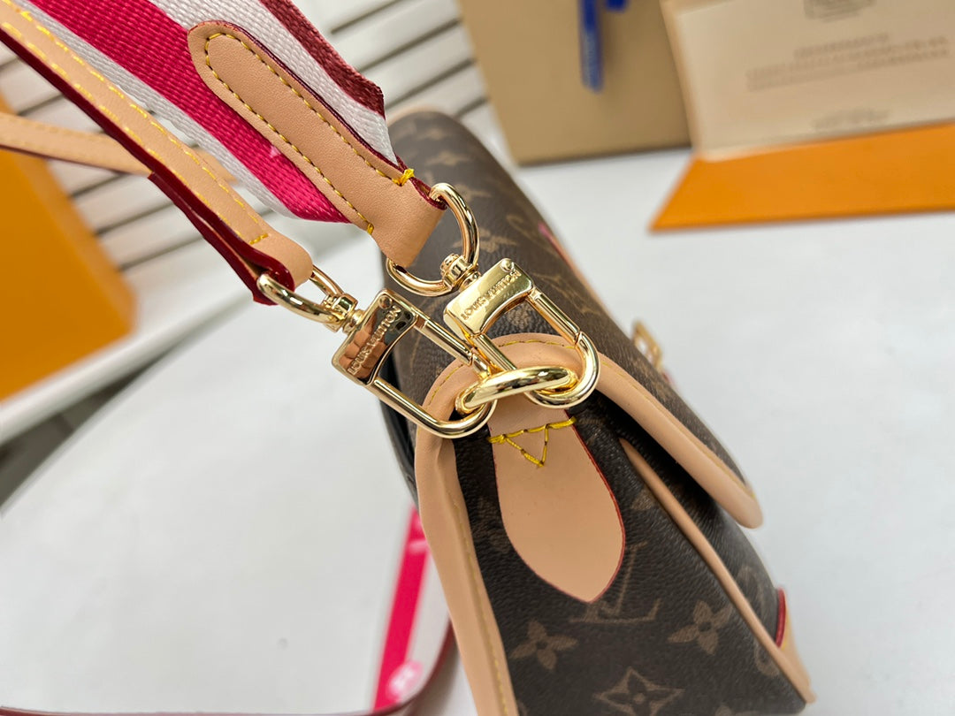 B12X73E28 Popular leather bag 