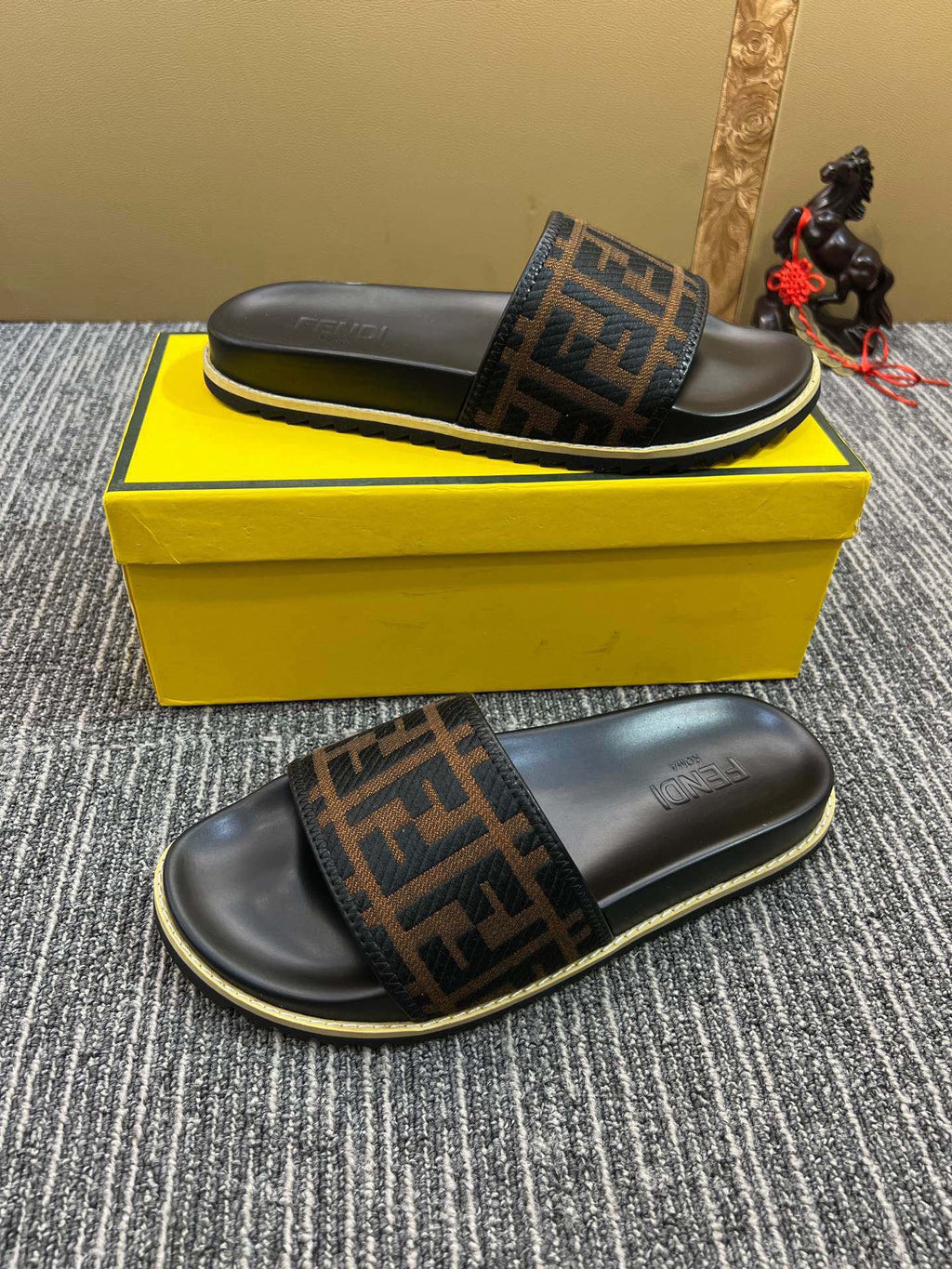 Z5XF105 Popular Slippers