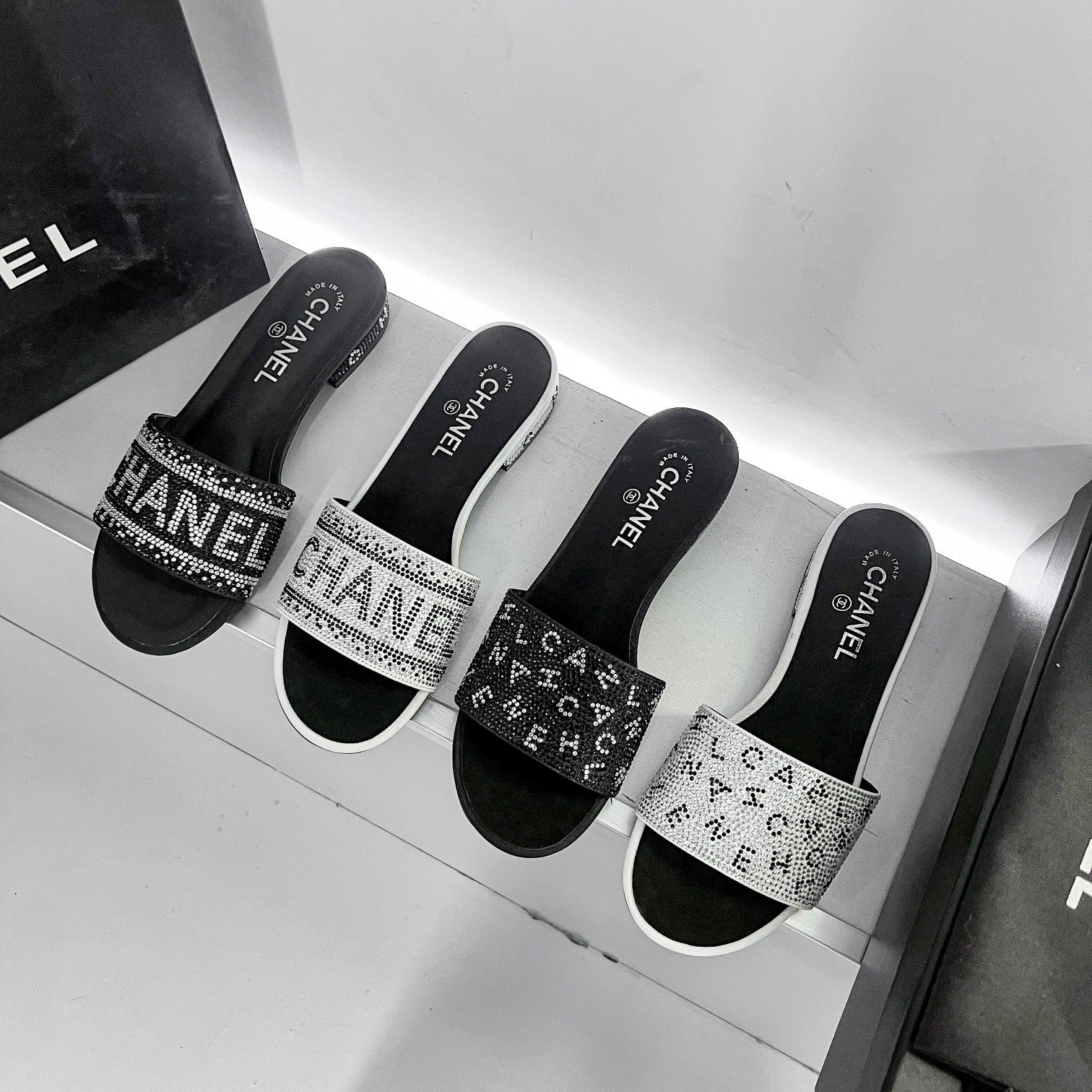 Z1ZC57 Popular sandals