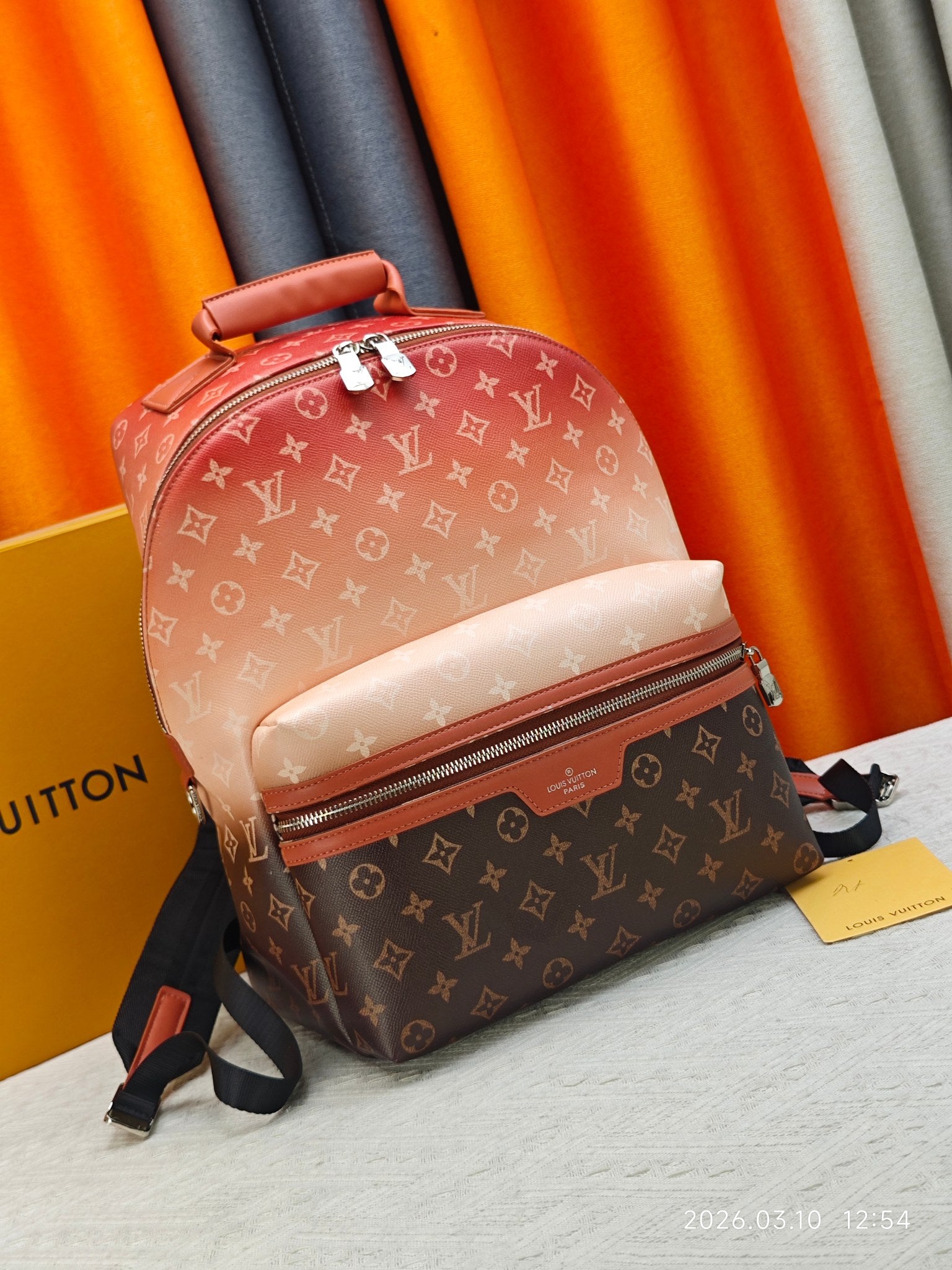 B1P36E18 Popular leather bag