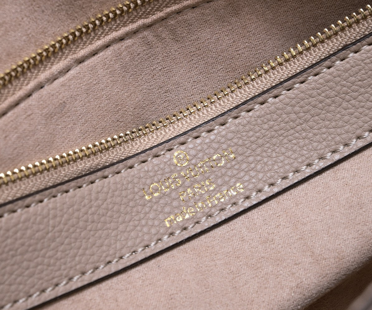 B1P36E40 Popular leather bag