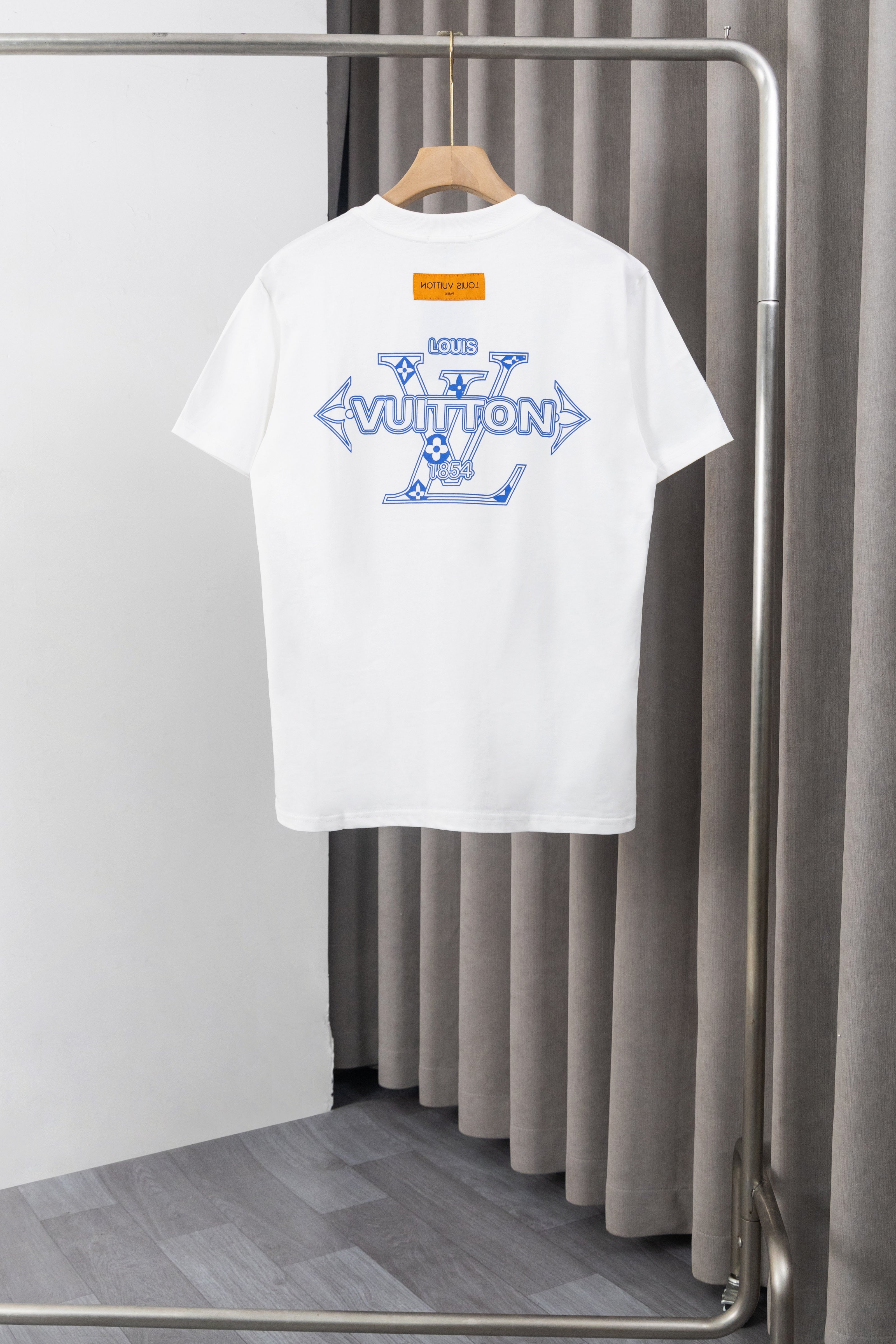 U1P36E135 Popular T-shirts