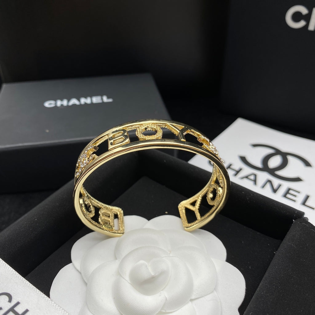 X1Q85C31K  Popular Bracelets