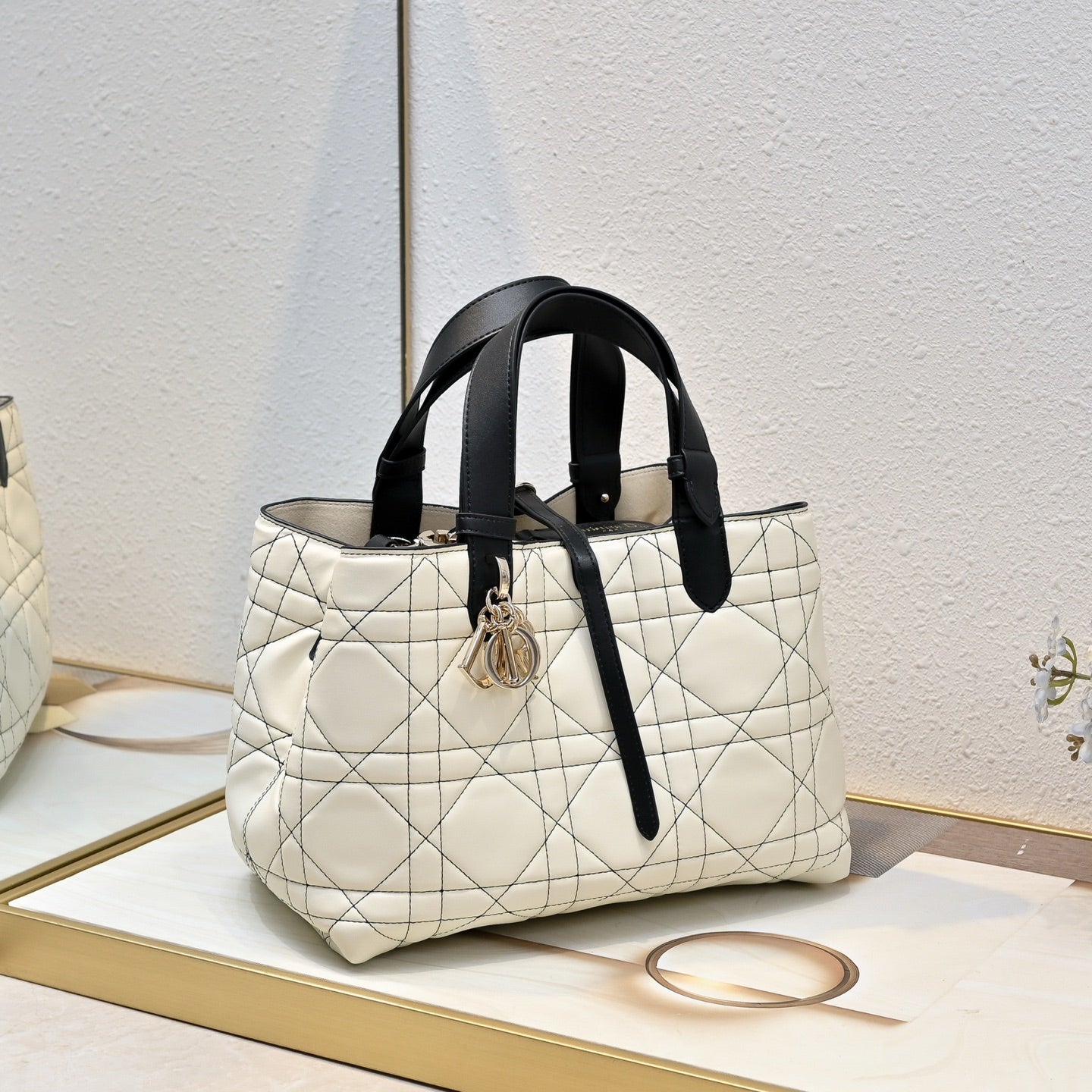 B1R76D40 Popular leather bag