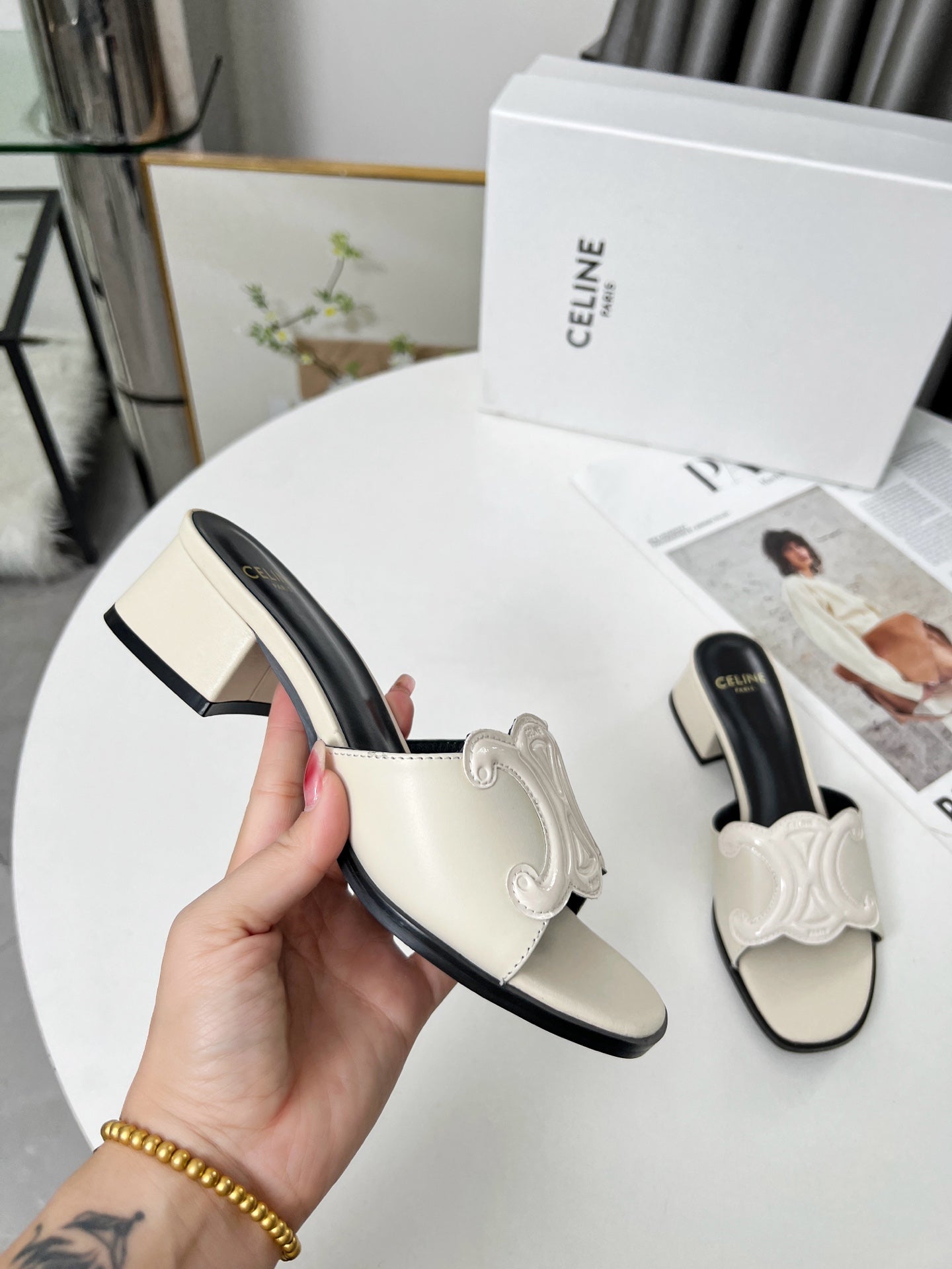 Z2Q55CL51  Popular leather shoes