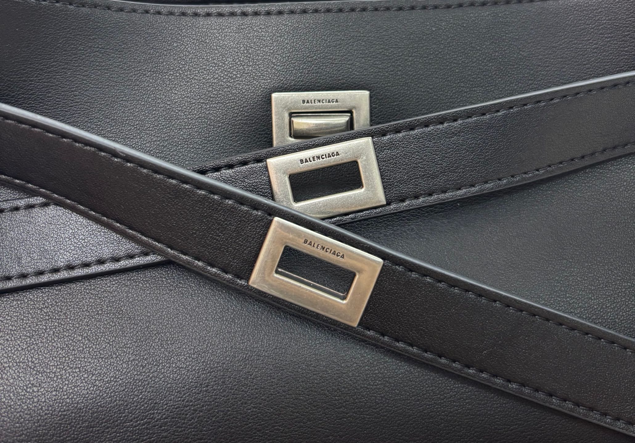 B1P36J121 Popular leather bag