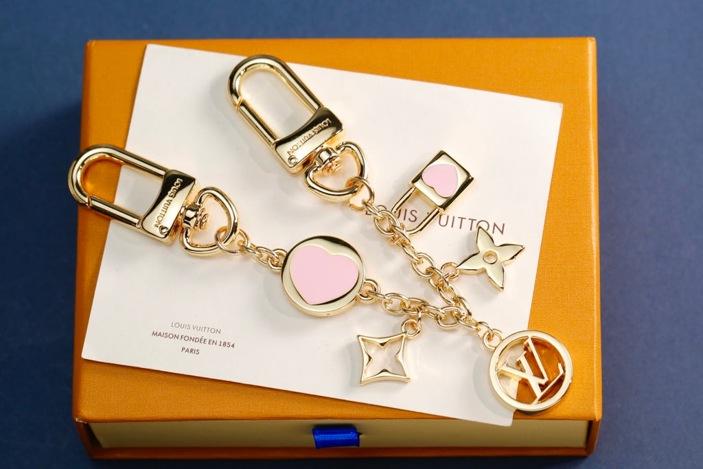 A1Q105E17 Popular bag 's charms accessories