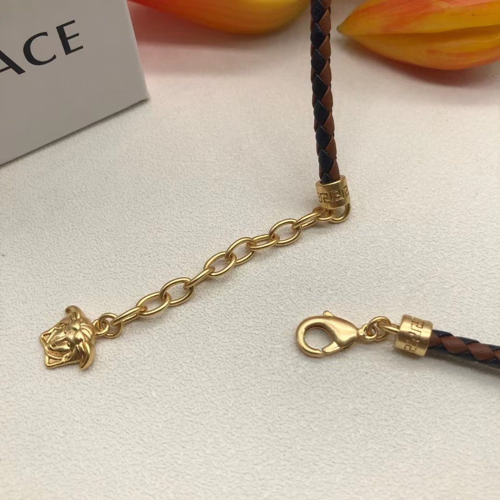 X1Q85V139X Popular Necklace. Bracelets