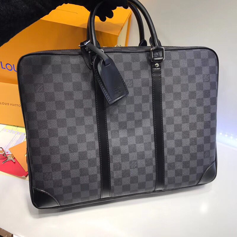 B1N67E14 Popular leather bag