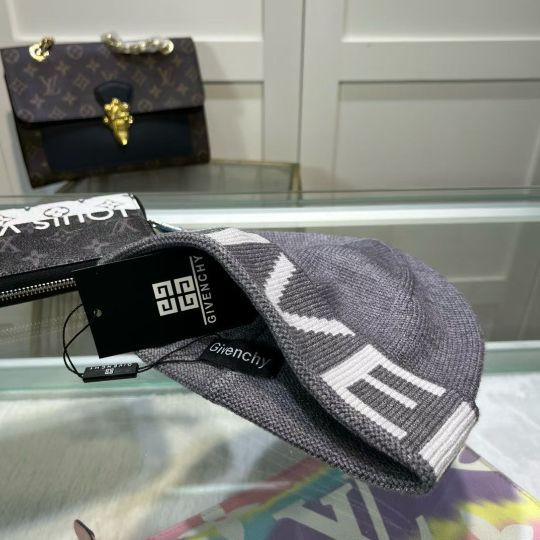 M1R86GV95 Popular hats