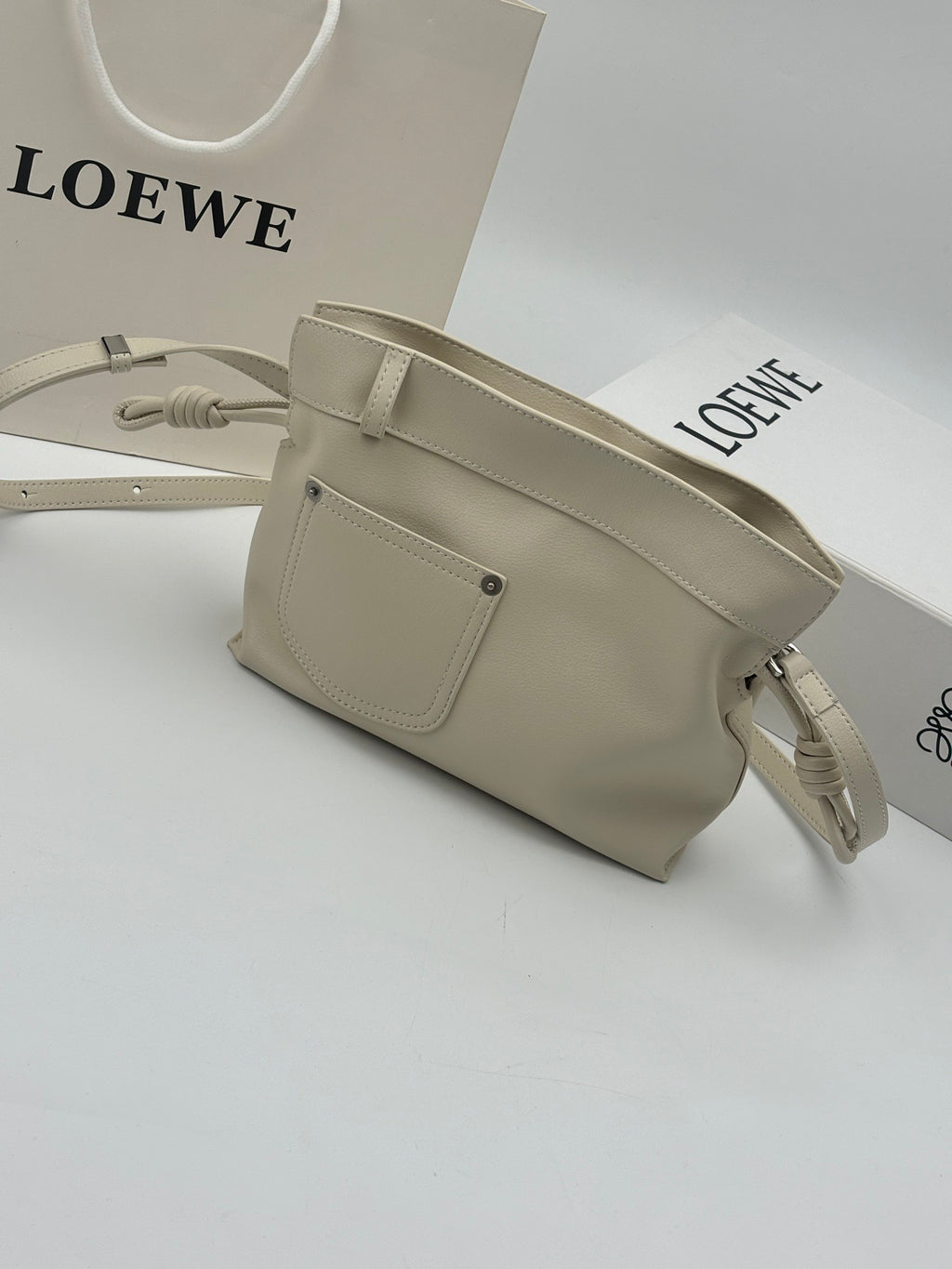 B1P36A47 Popular leather bag