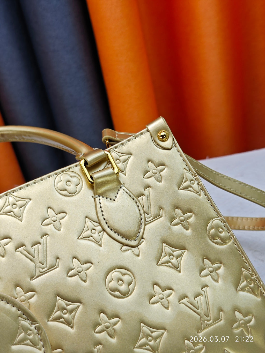 B1P36E35 Popular leather bag
