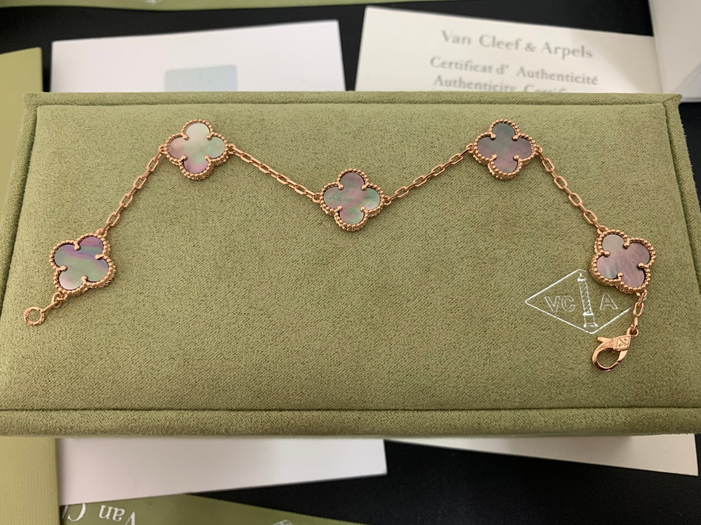 X5X53VA180K  Popular bracelets 5 flowers normal size1.5cm flower