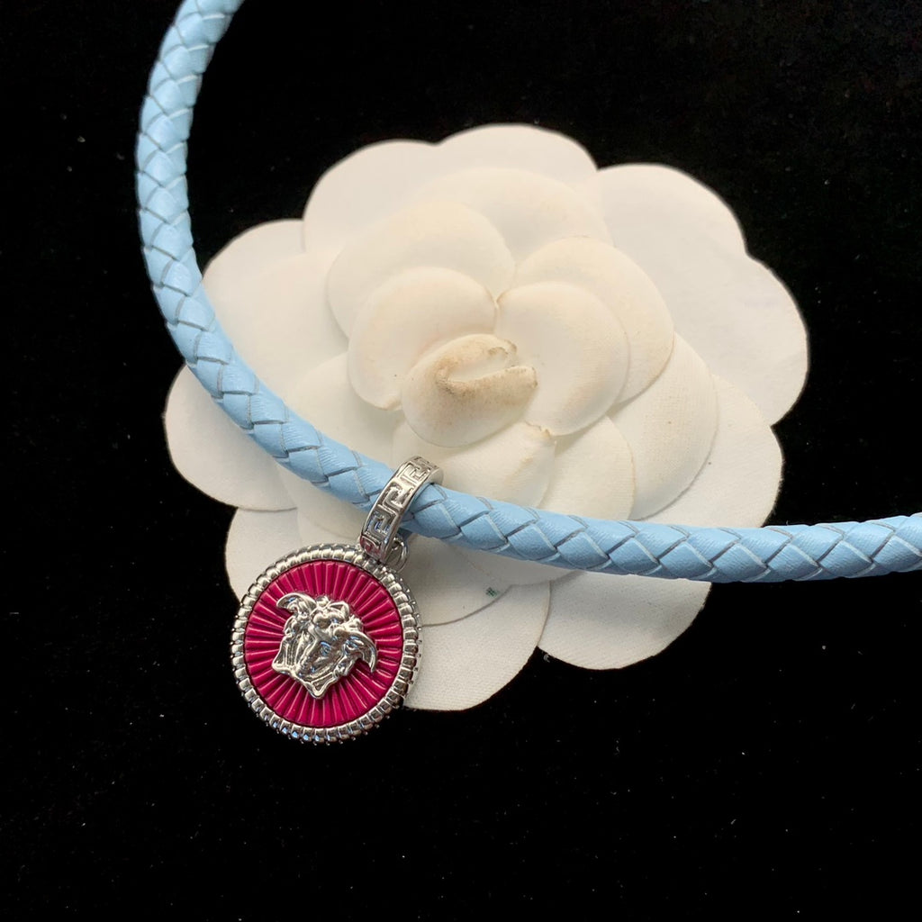 X1Q85V370X Popular Necklaces. Bracelets
