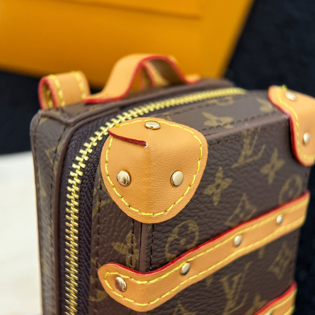 A1Z105E10 Popular bag 's charms accessories