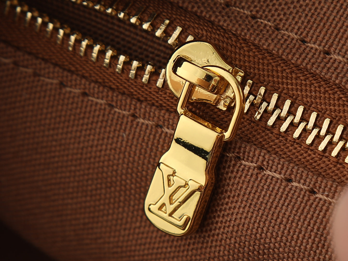 B1N86E7 Popular leather bag