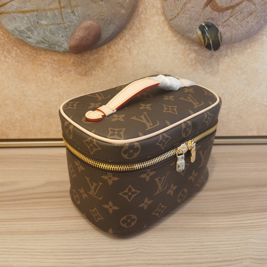 B1X34E273 Popular  leather bag 