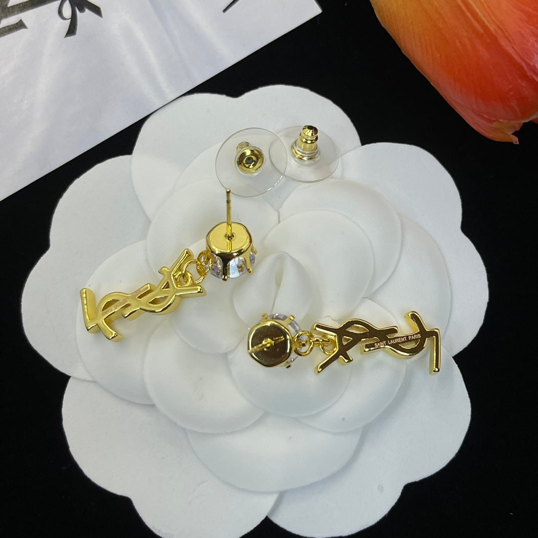 X1Z84SL610E Popular earrings