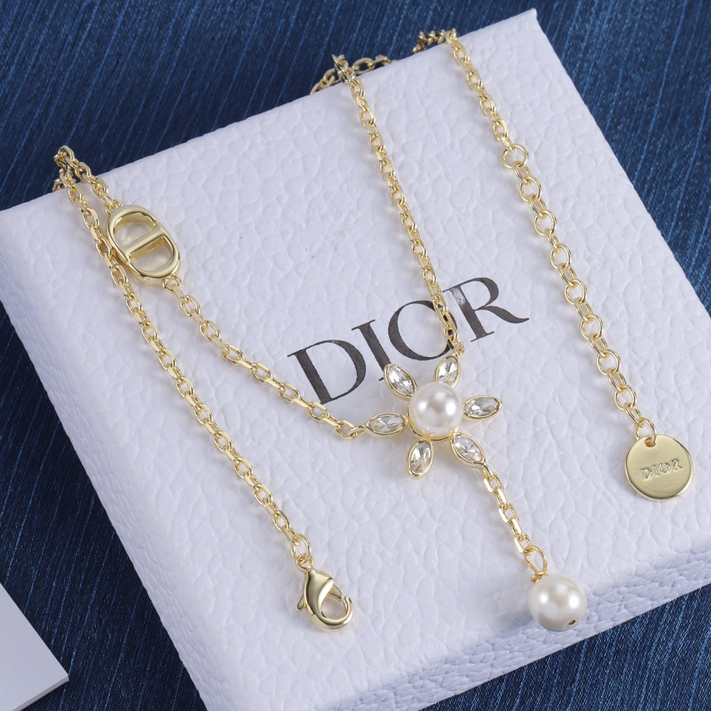 X1R75D26X Popular   Necklaces .