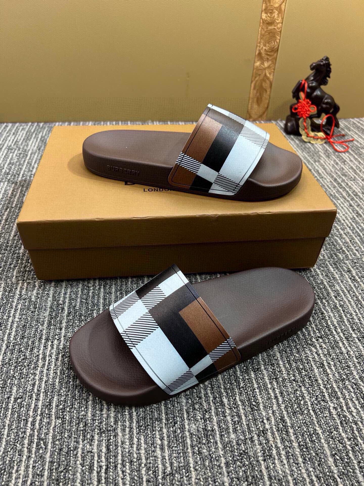 Z5Z35R260 Popular Slippers